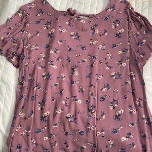 Fashion Top with delicate flower print details